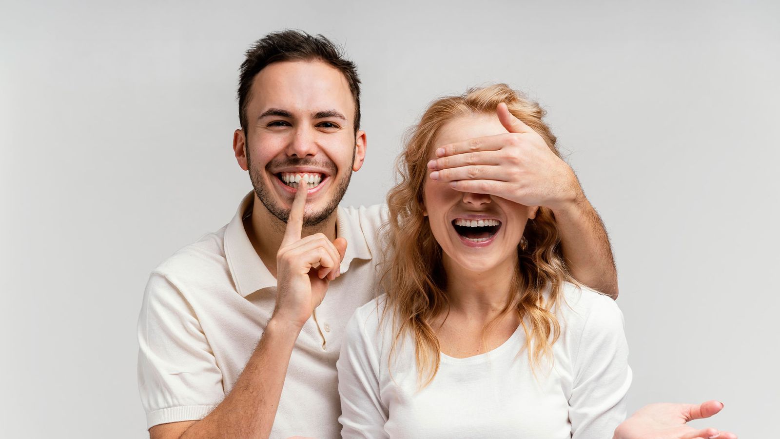 Composite vs Porcelain for Smile Fixes: Pros, Cons, and Lifespans